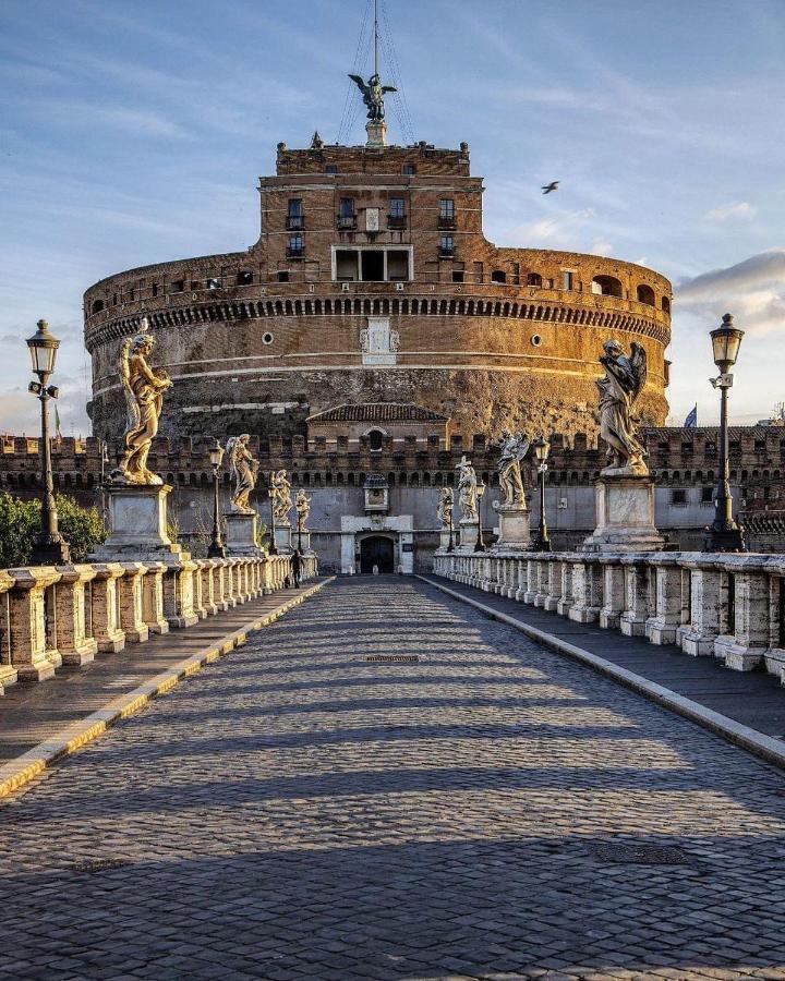 Few Steps From Vatican Apartment